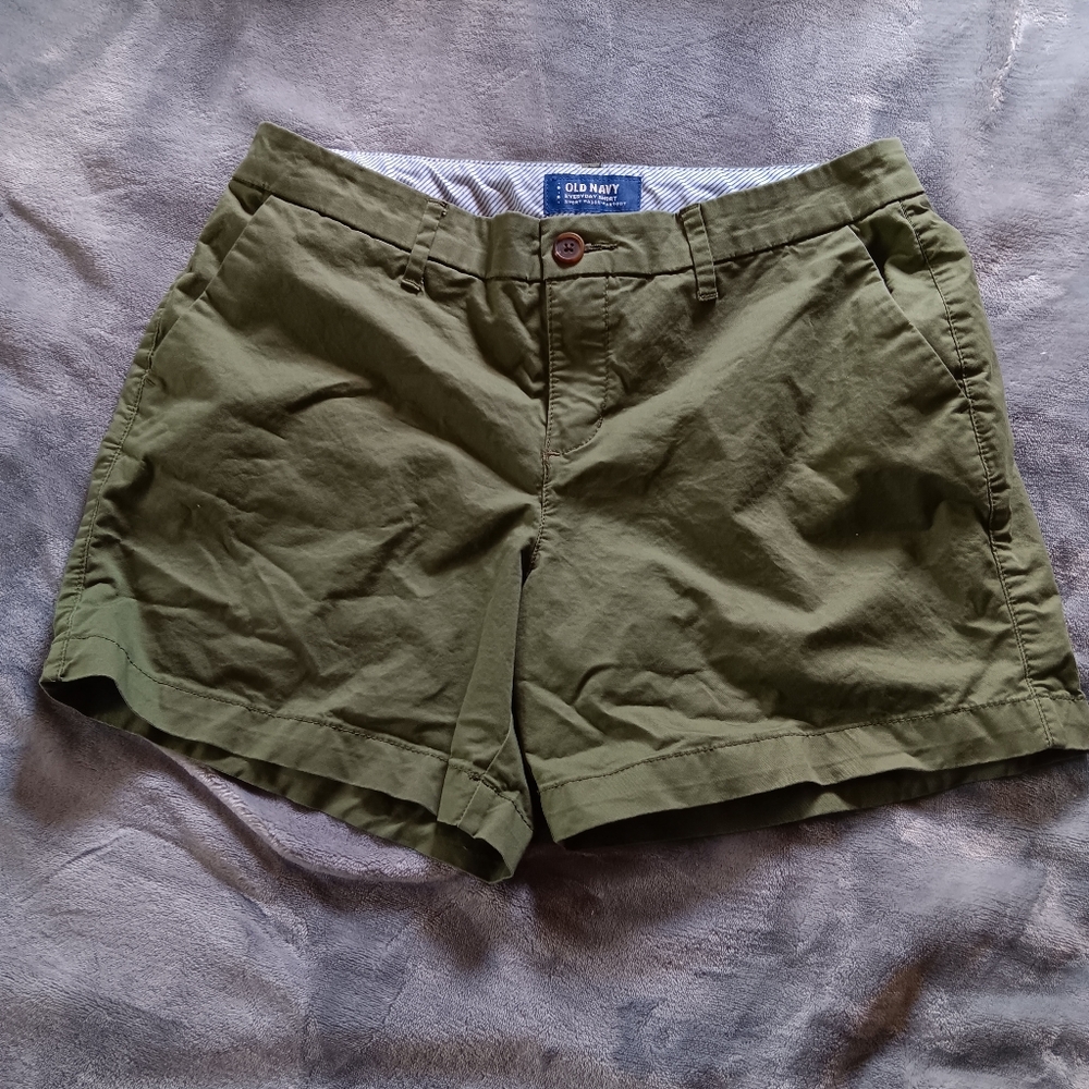 OLD NAVY Olive Green 5" Inseam Chino Style Everyday Short Size 6
